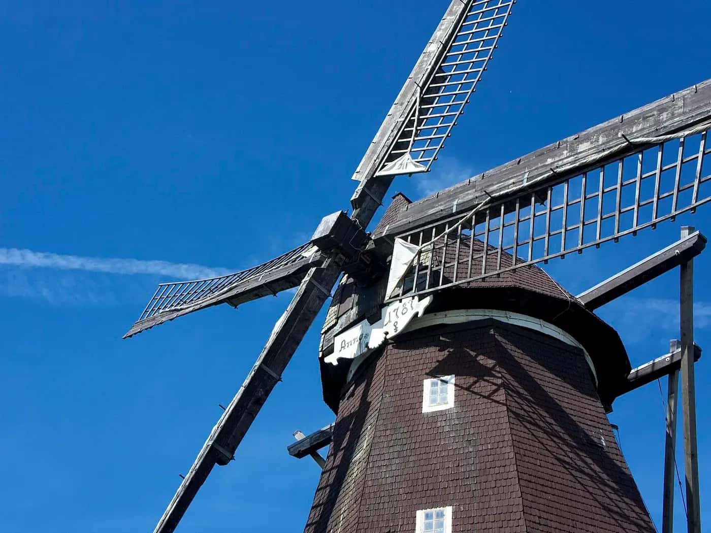 Historische Windmühle bei Lemkenhafen auf Fehmarn