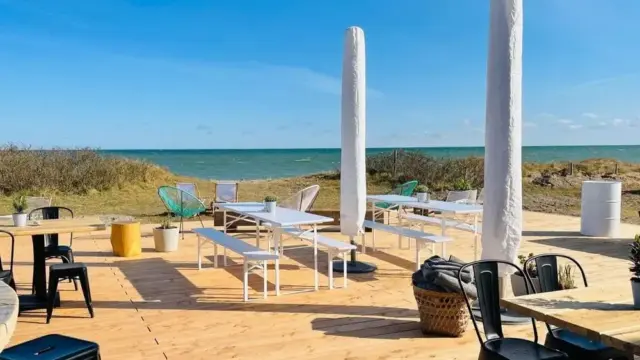 Ahoi-Camp-Fehmarn_Terrasse-mit-Meerblick_2_ergebnis