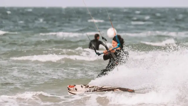 Camping Strukkamphuk_Strandbar Strukkamp_Kiter_Foto Melina Walizcek_komprimiert