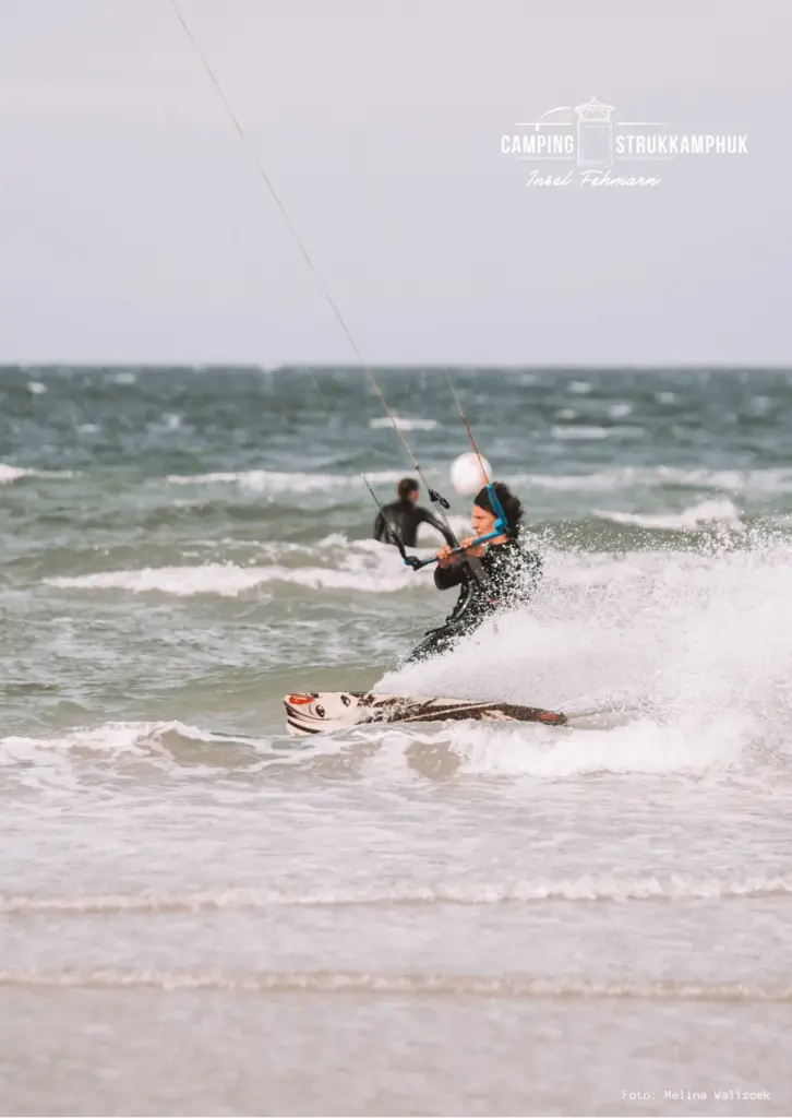 Camping Strukkamphuk_Strandbar Strukkamp_Kiter_Foto Melina Walizcek_komprimiert