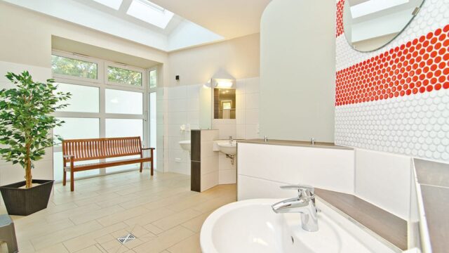 Fluegger_Strand_Waschraum_RZ