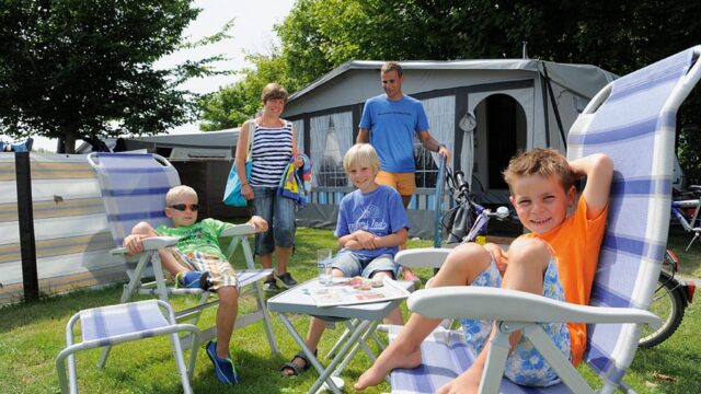 Suedstrand_Campingplatz_Familie