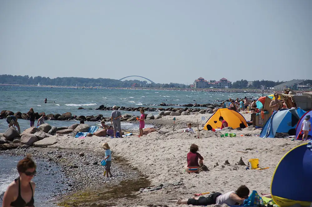 europacamping-strand-mit-bruecke