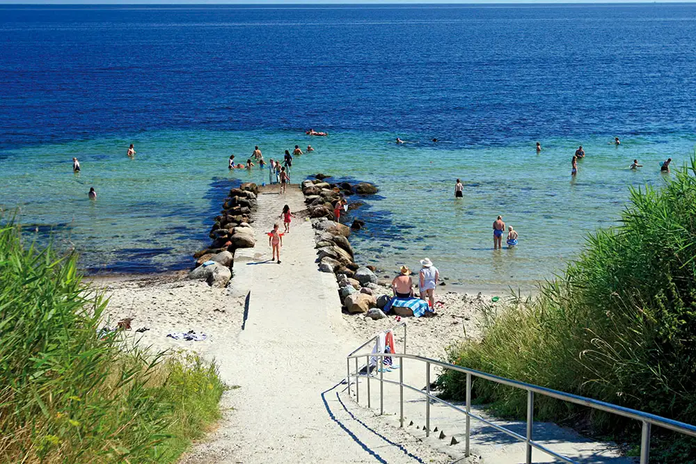 klausdorfer-strand-treppe-zum-strand